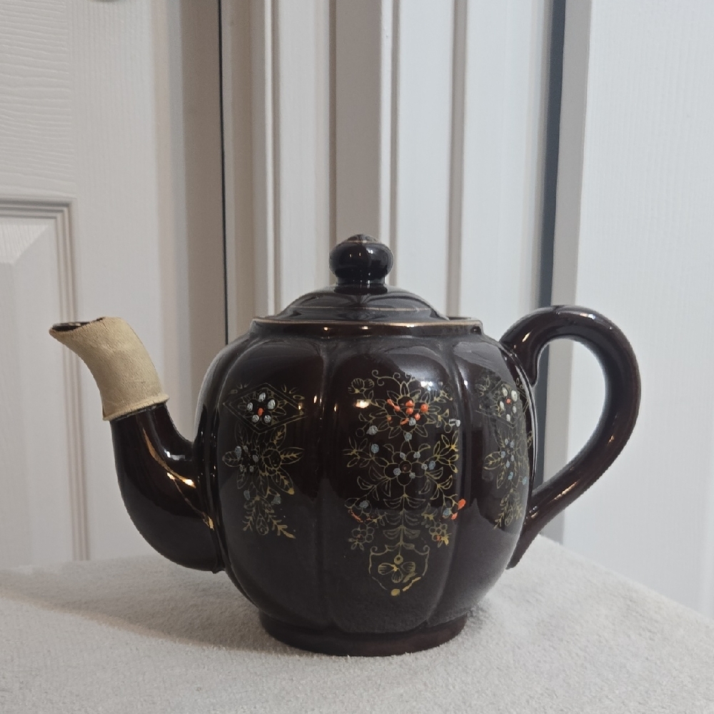 Elegant Floral Brown Teapot